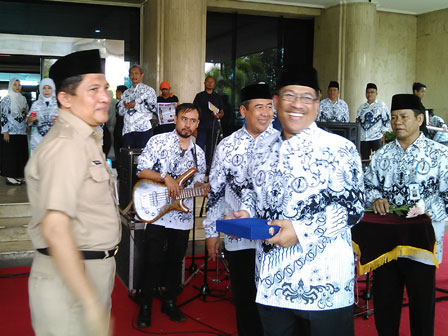 Pencarian PGRI Kota Manado - Persatuan Guru Republik Indonesia Cabang Kota Manado